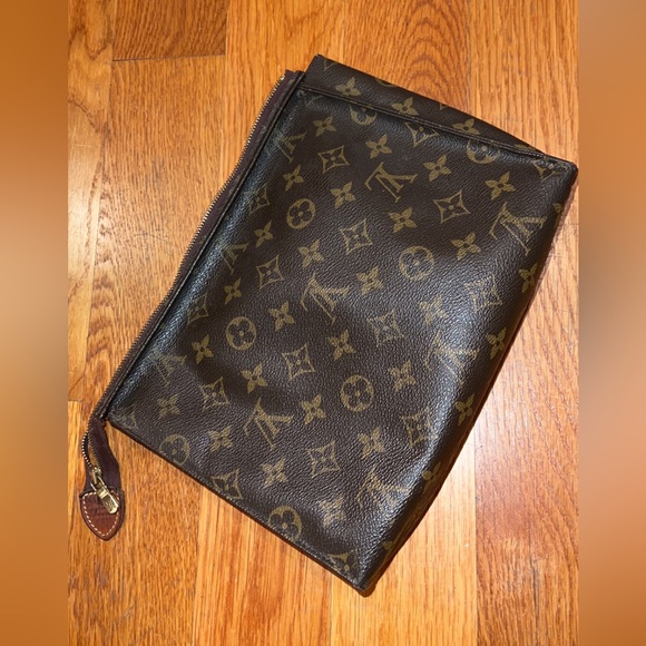 100% Authentic Louis Vuitton Pouch - Picture 3 of 3